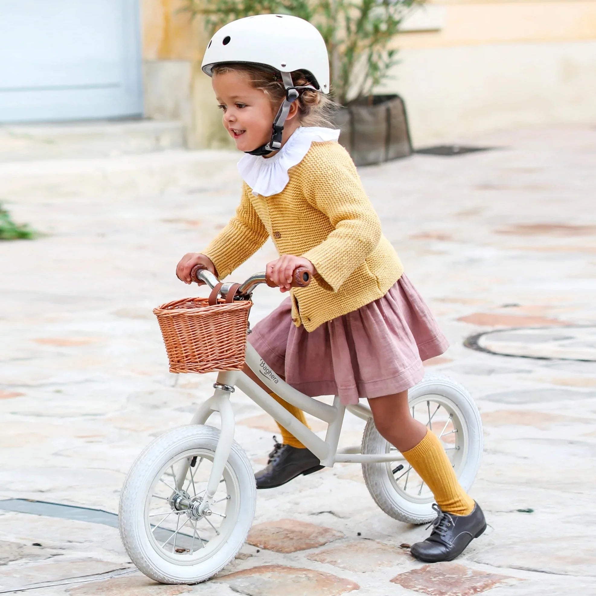 Bicycle BALANCE BIKE Ivory White + Helmet